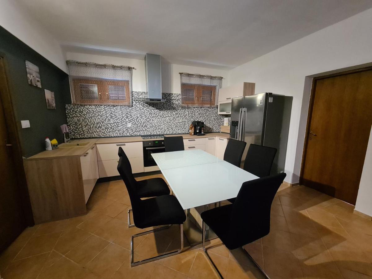 Apartman Mihaela Vrsi Exterior foto